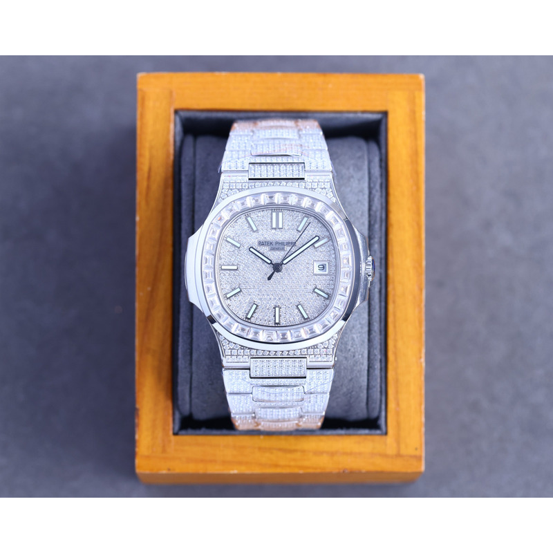patek philippe nautilus 5711 white emerald Di*m*nds