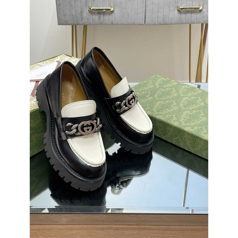 G*u*i women\''s interlocking g buckle loafers black and white