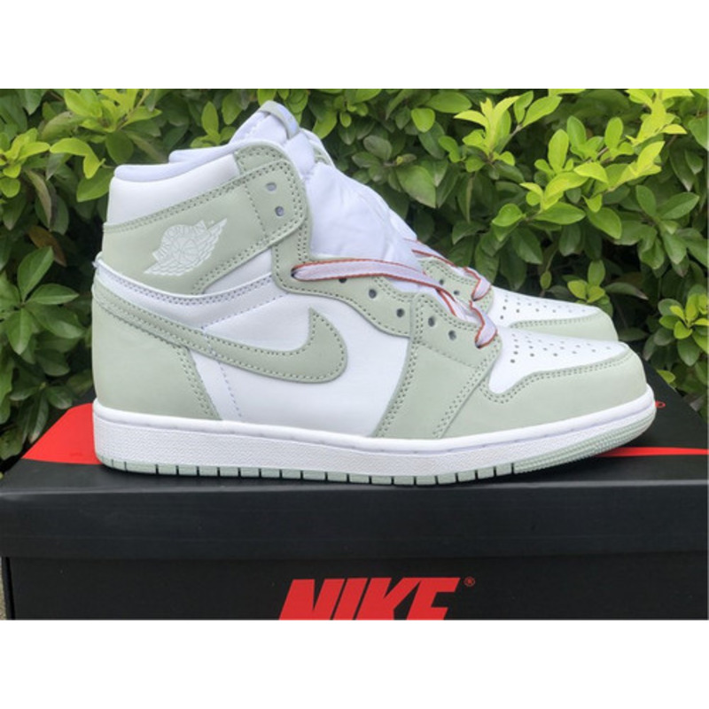 Air Jordan 1 WMNS
